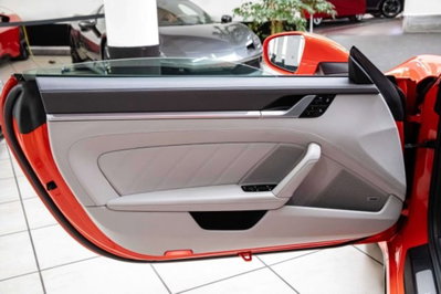 Porsche 911 Coupé 3.7 Turbo 50 Anni (9)