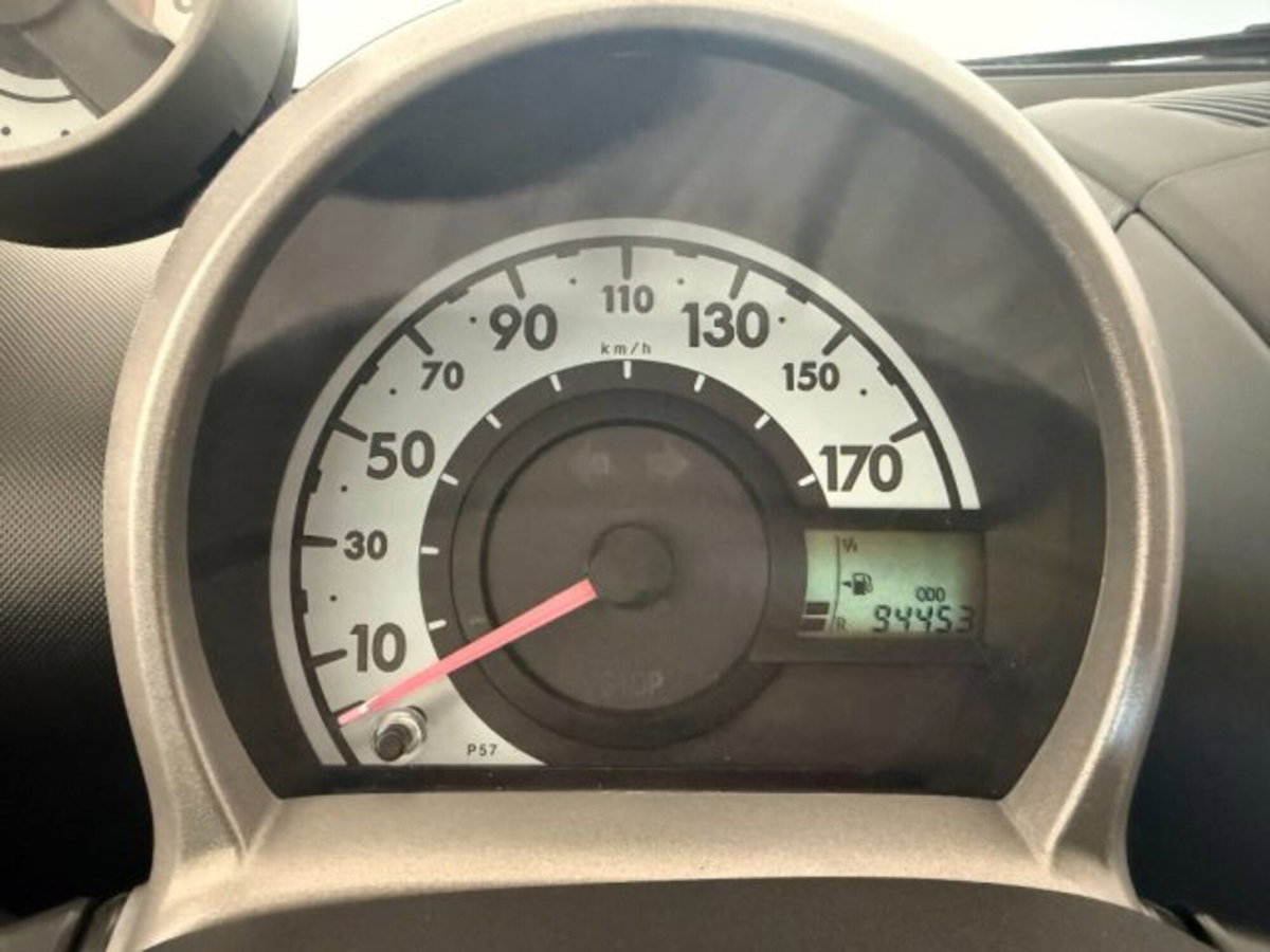 Toyota Aygo 1.0 12V VVT-i 3 porte Sol (10)