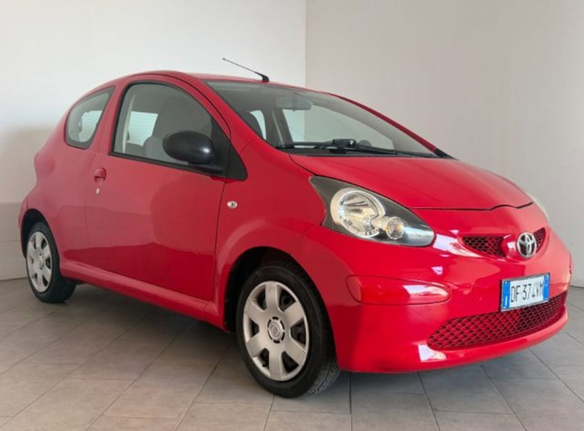 Toyota Aygo 1.0 12V VVT-i 3 porte Sol (3)