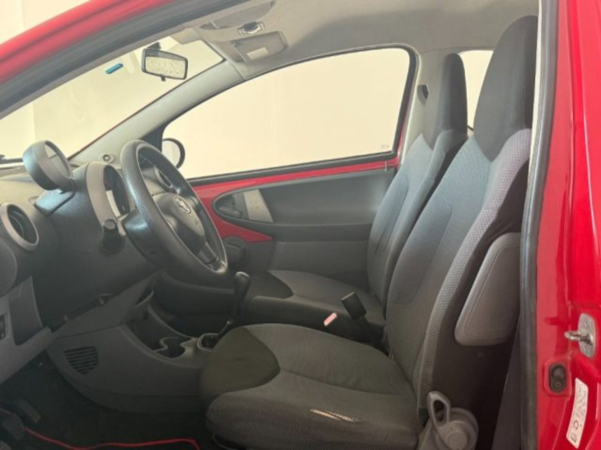 Toyota Aygo 1.0 12V VVT-i 3 porte Sol (9)
