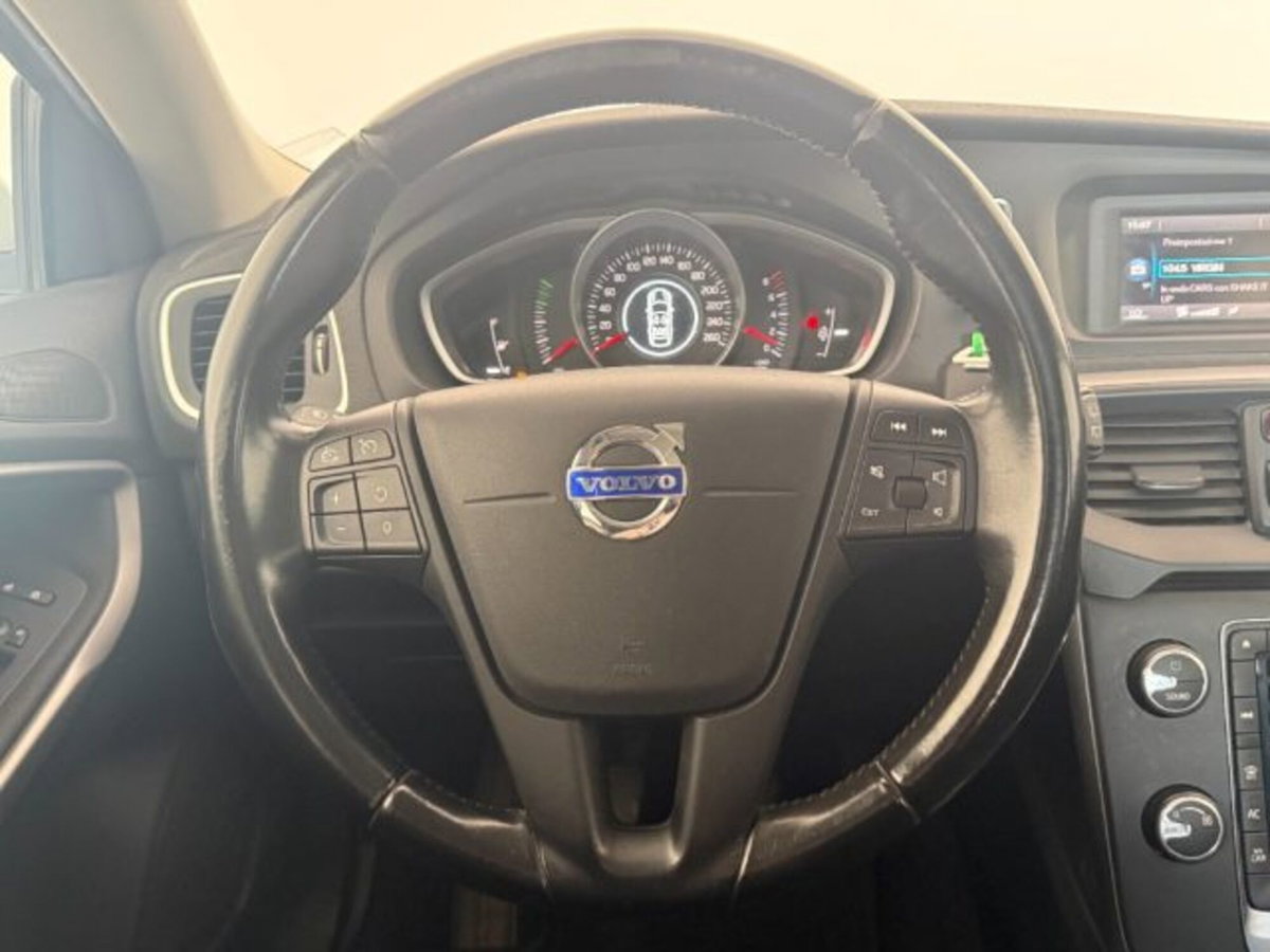 Volvo V40 T2 Summum (11)