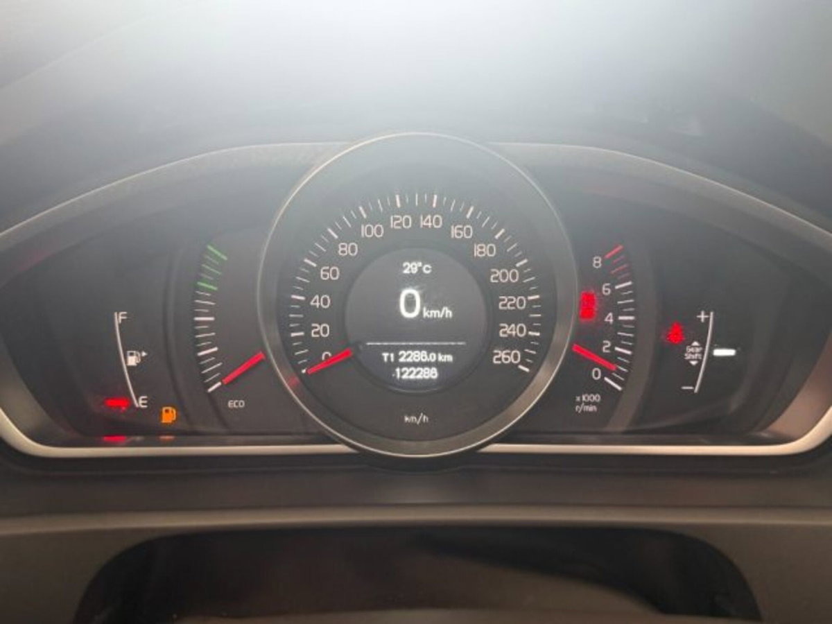Volvo V40 T2 Summum (12)
