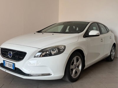 Volvo V40 T2 Summum (2)