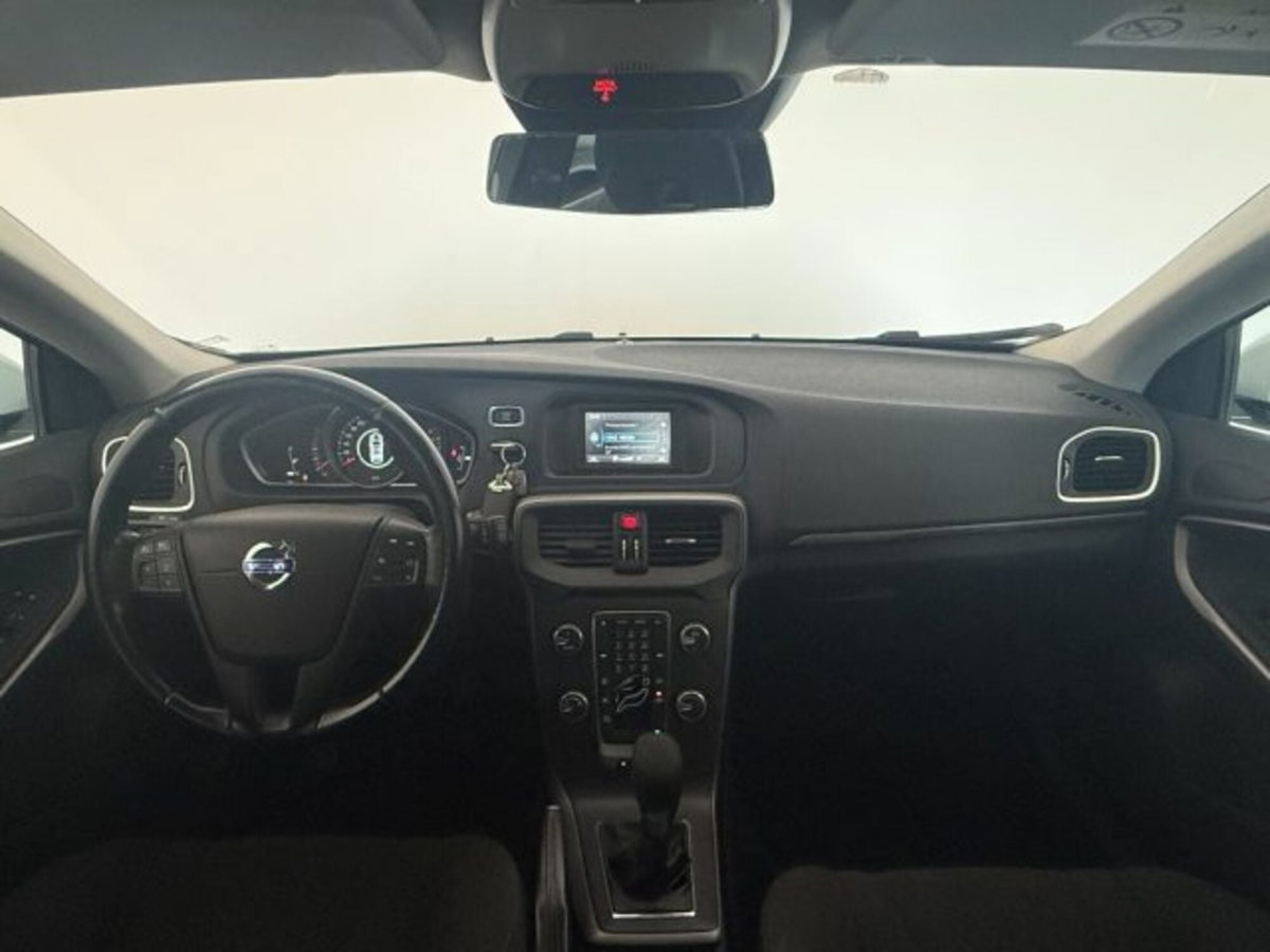 Volvo V40 T2 Summum (9)
