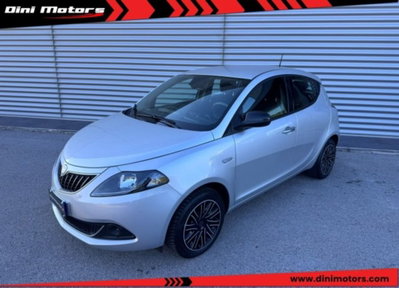 Lancia Ypsilon 1.0 FireFly 5 porte S&S Hybrid Ecochic Gold usata