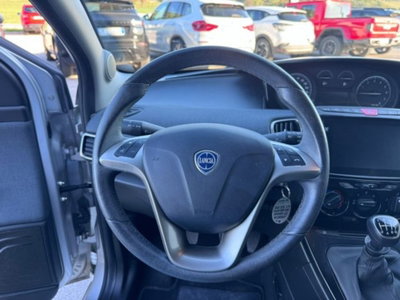 Lancia Ypsilon 1.0 FireFly 5 porte S&S Hybrid Ecochic Gold (9)