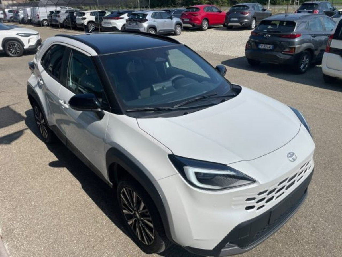 Toyota Yaris Cross 1.5h GR Sport Black Sky fwd 116cv e-cvt (8)