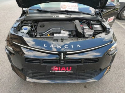 Lancia Ypsilon 1.2 mhev Edizione Cassina e-dct (15)