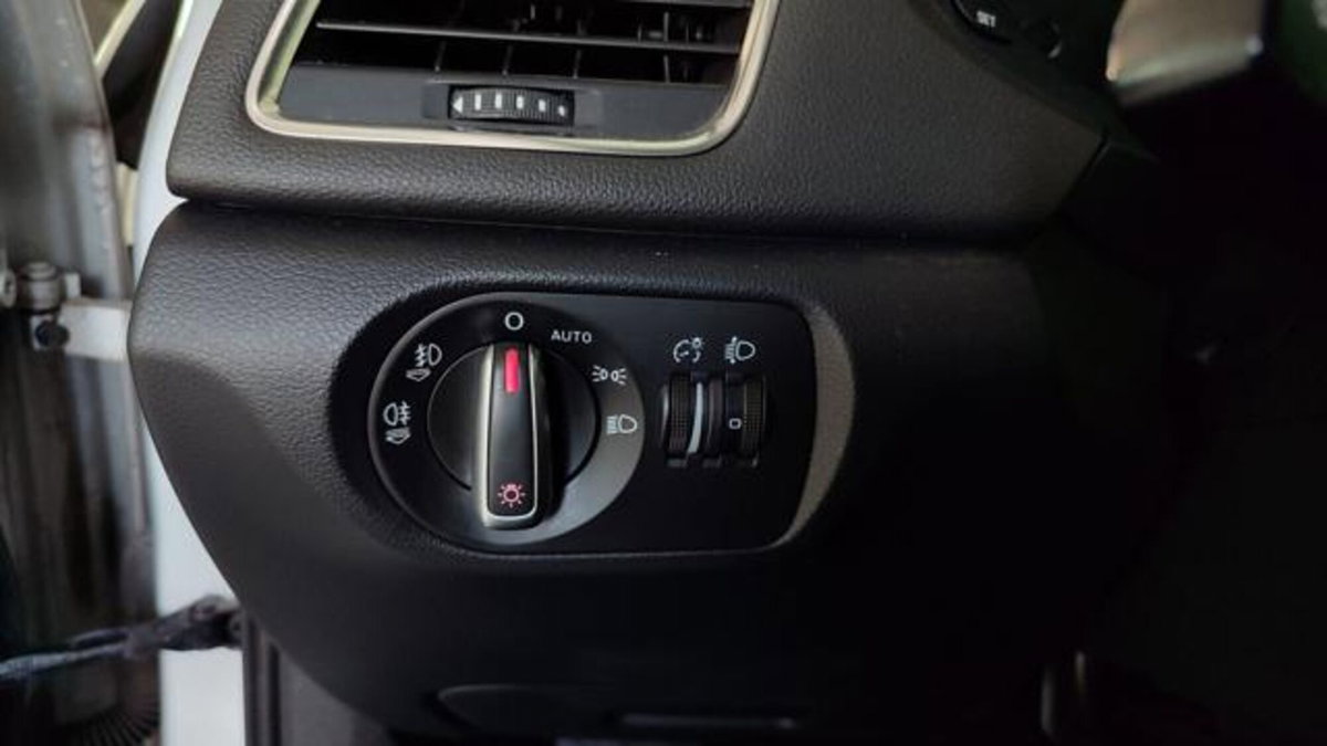 Audi Q3 2.0 TDI 177 CV quattro Business (10)