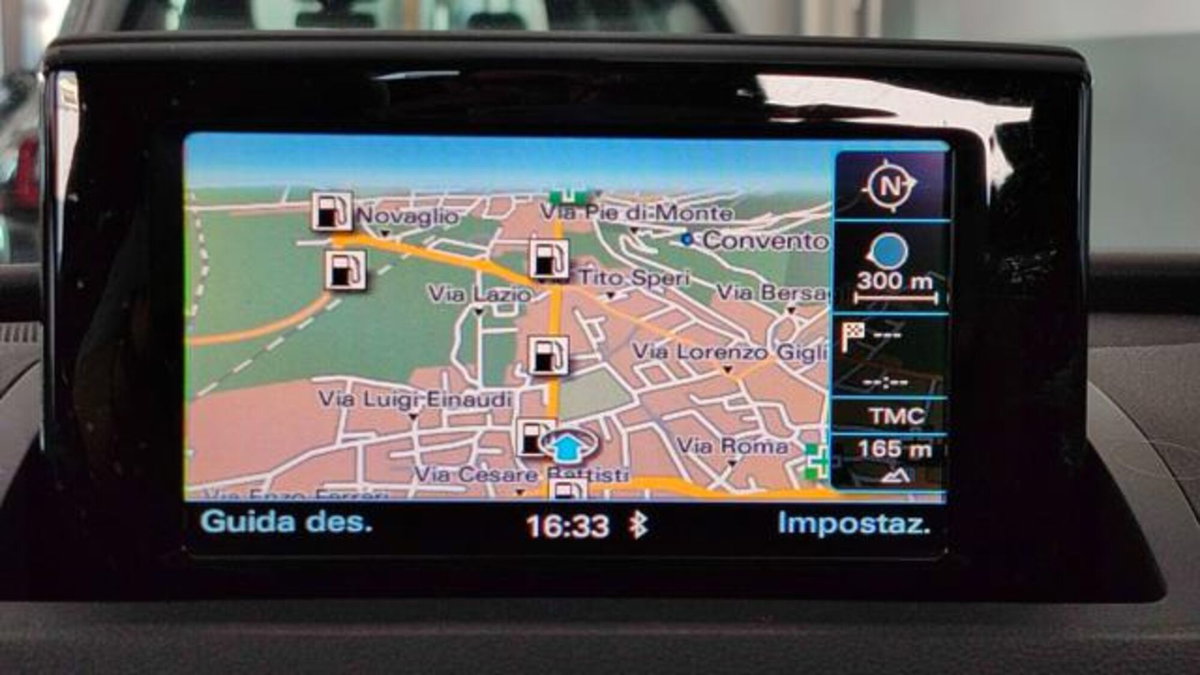 Audi Q3 2.0 TDI 177 CV quattro Business (12)