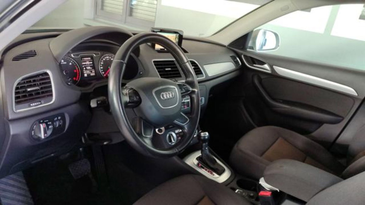 Audi Q3 2.0 TDI 177 CV quattro Business (6)