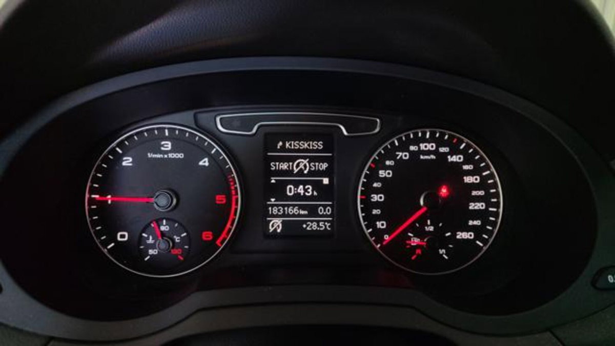 Audi Q3 2.0 TDI 177 CV quattro Business (8)