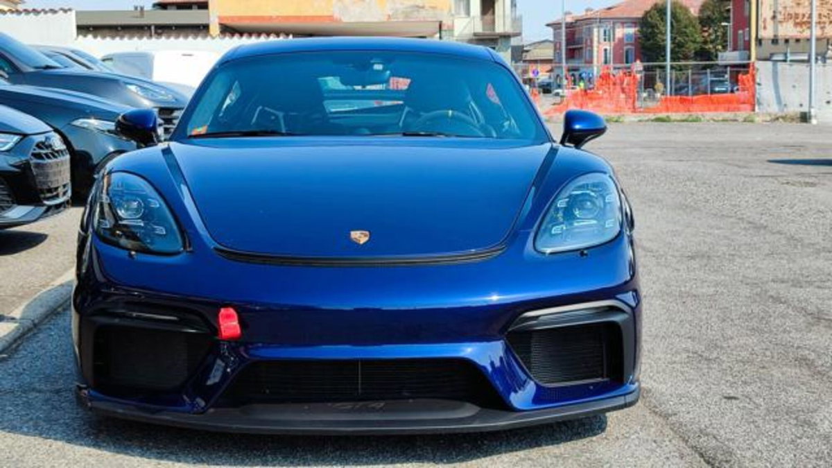 Porsche 718 Cayman  Cayman 4.0 GT4 (2)