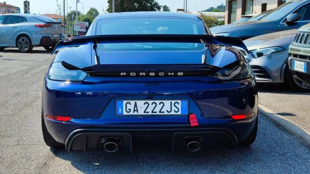 Porsche 718 Cayman  Cayman 4.0 GT4 (4)