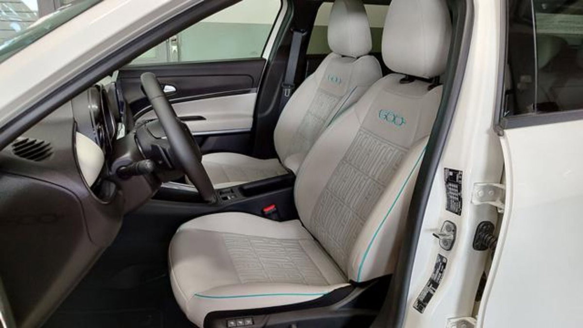 Fiat 600 1.2 hybrid La Prima 110cv auto (7)
