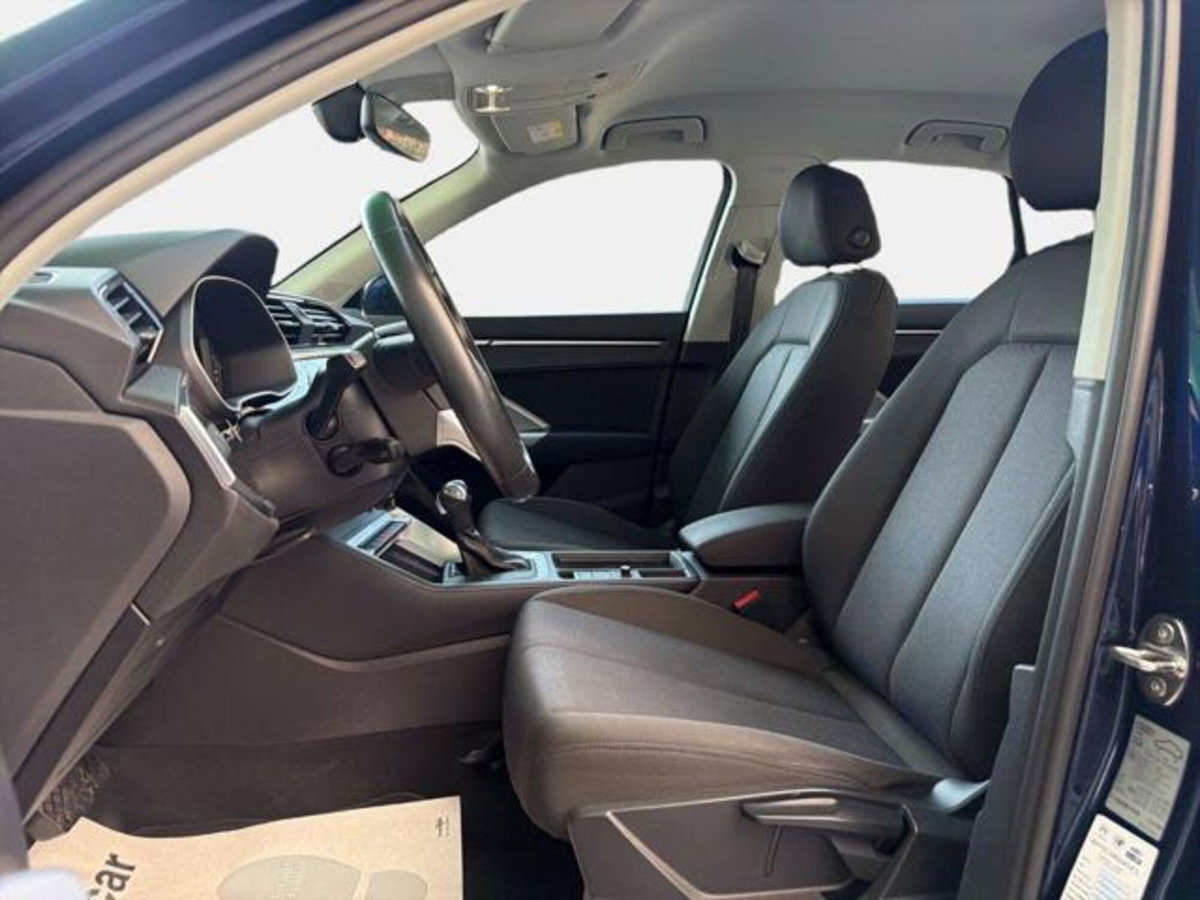 Audi Q3 35 TDI quattro S tronic Business (12)