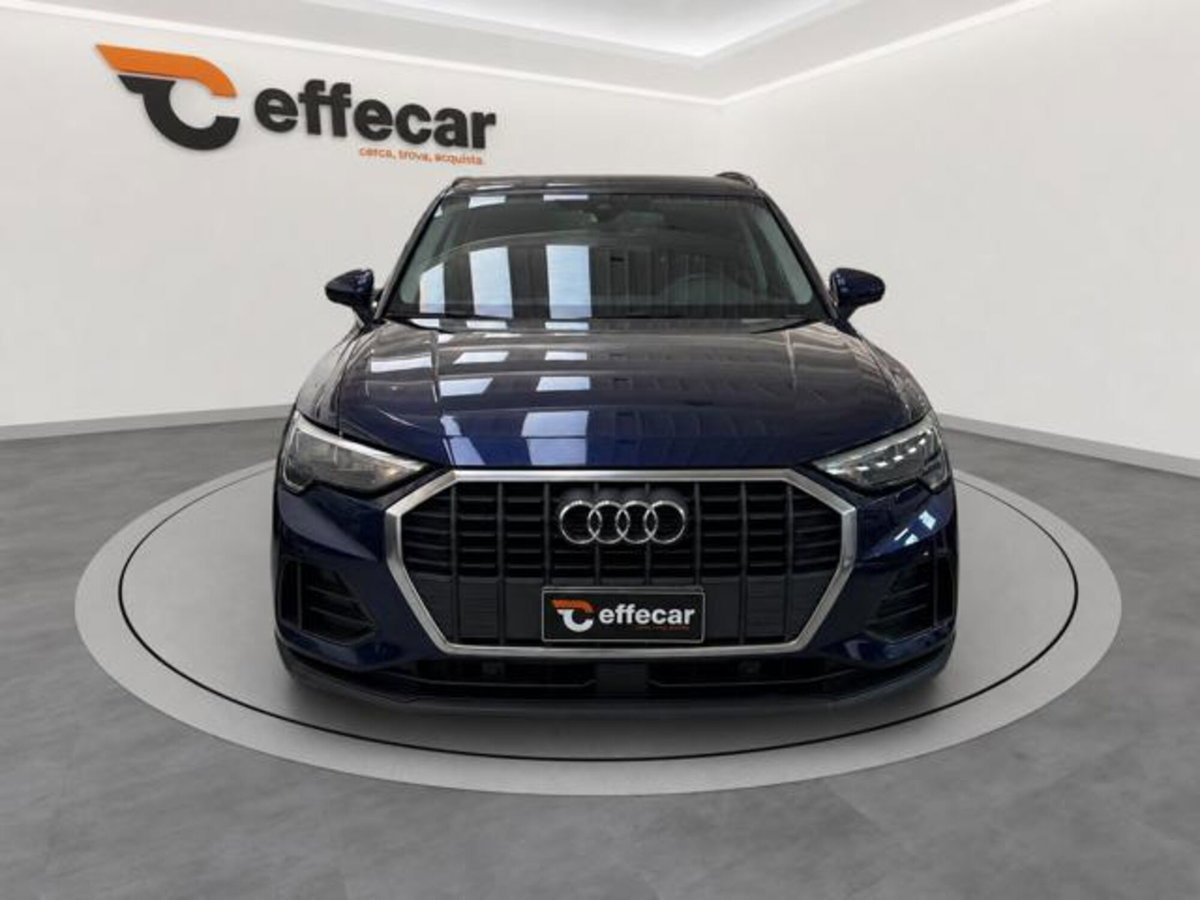 Audi Q3 35 TDI quattro S tronic Business (2)
