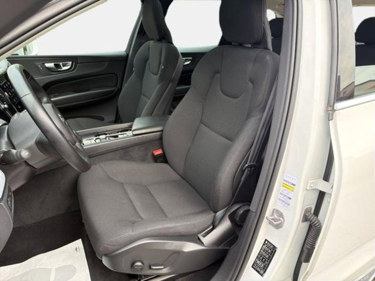 Volvo XC60 T6 Recharge AWD Plug-in Hybrid Inscription (11)