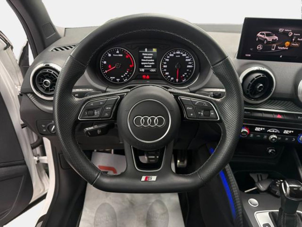 Audi Q2 Q2 35 TDI quattro S tronic Identity Black (8)