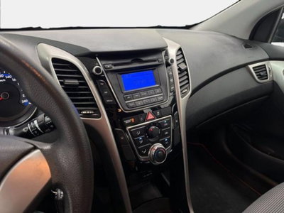 Hyundai i30 1.4 CRDi 5p. Classic (10)
