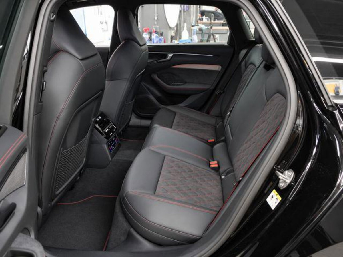 Audi A6 Avant 3.0 tdi mhev + S line edition quattro 299cv s-tronic (4)