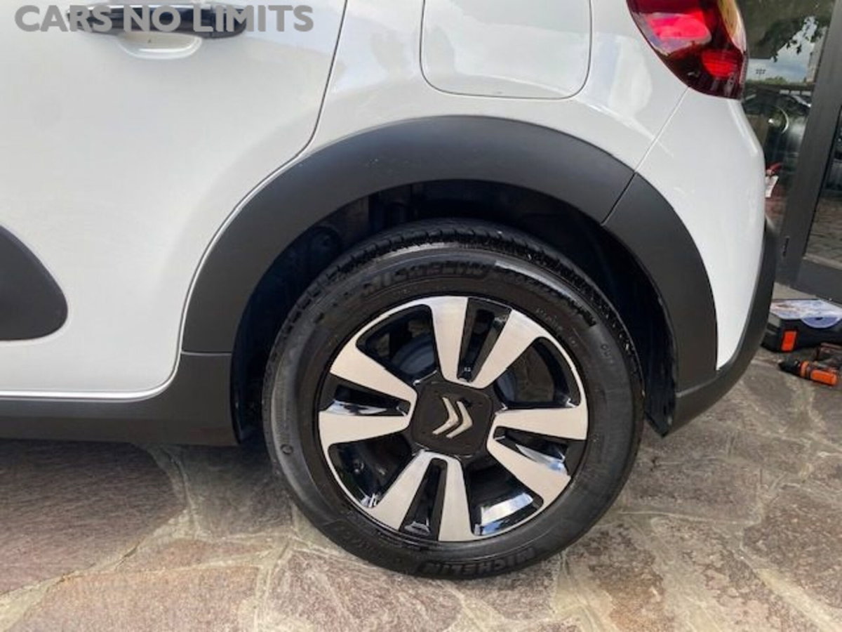 Citroen C3 PureTech 110 S&S EAT6 Shine (9)