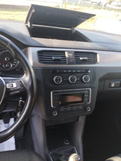 Volkswagen Caddy 2.0 TDI 102 CV Trendline (4)
