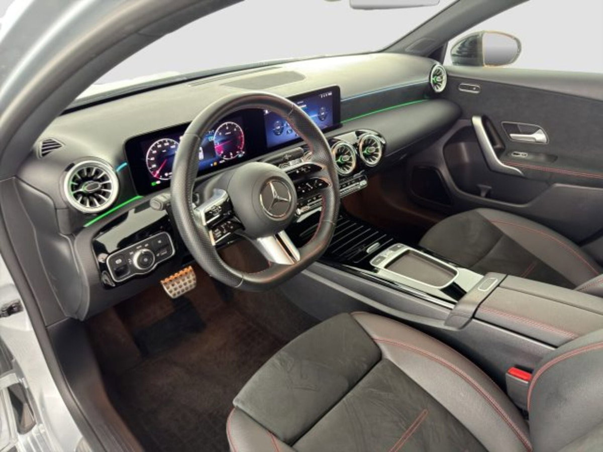 Mercedes-Benz Classe A 200 d AMG Line Premium Plus auto (9)