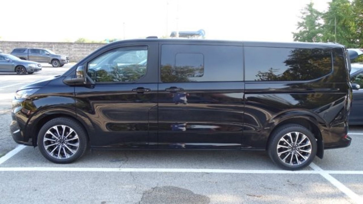 Ford Tourneo Custom 320 2.0 EcoBlue 170CV aut. PC Titanium (4)