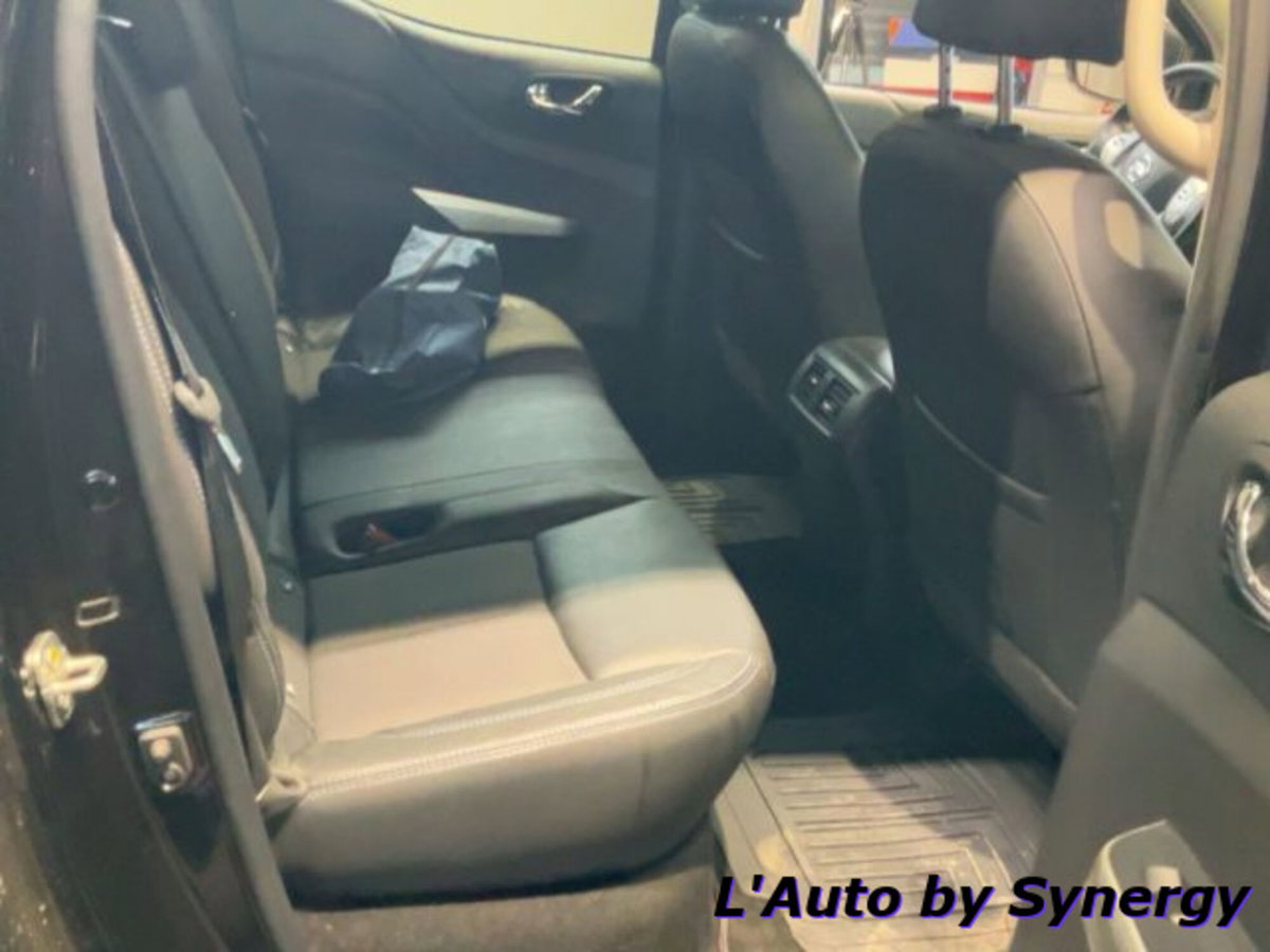 Nissan Navara 2.3 dCi 190 CV 7AT 4WD Double Cab N-Guard (11)