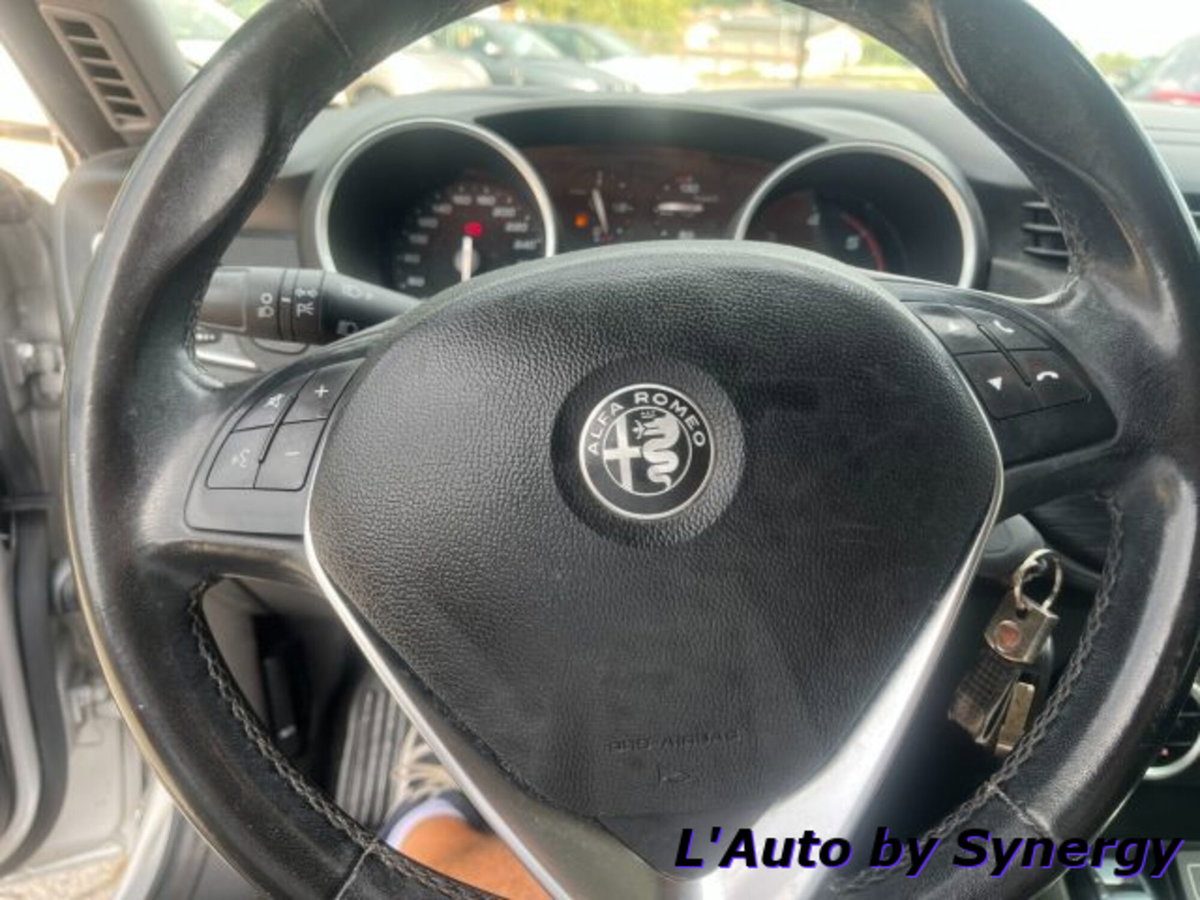 Alfa Romeo Giulietta 1.6 JTDm Super 120cv (5)