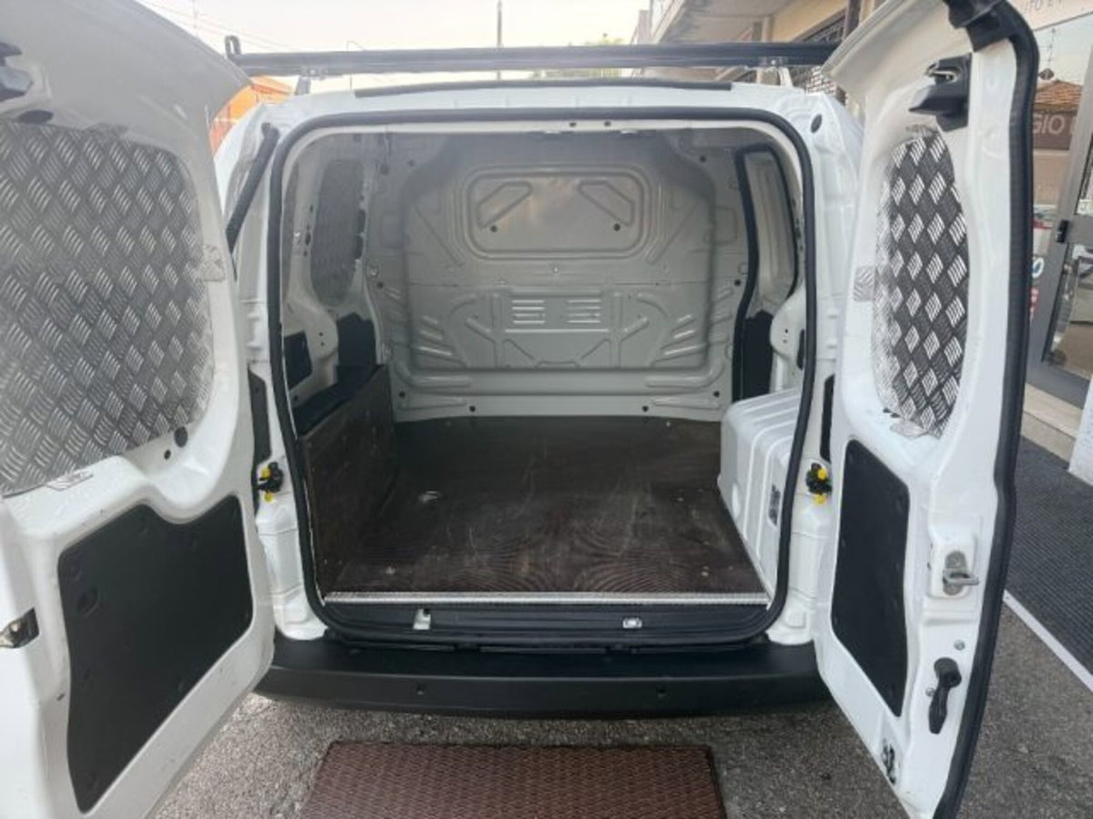 Fiat Fiorino combi N1 1.3 mjt 95cv Adventure (17)