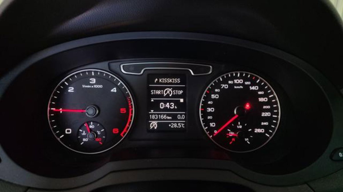 Audi Q3 2.0 TDI 177 CV quattro Business (8)