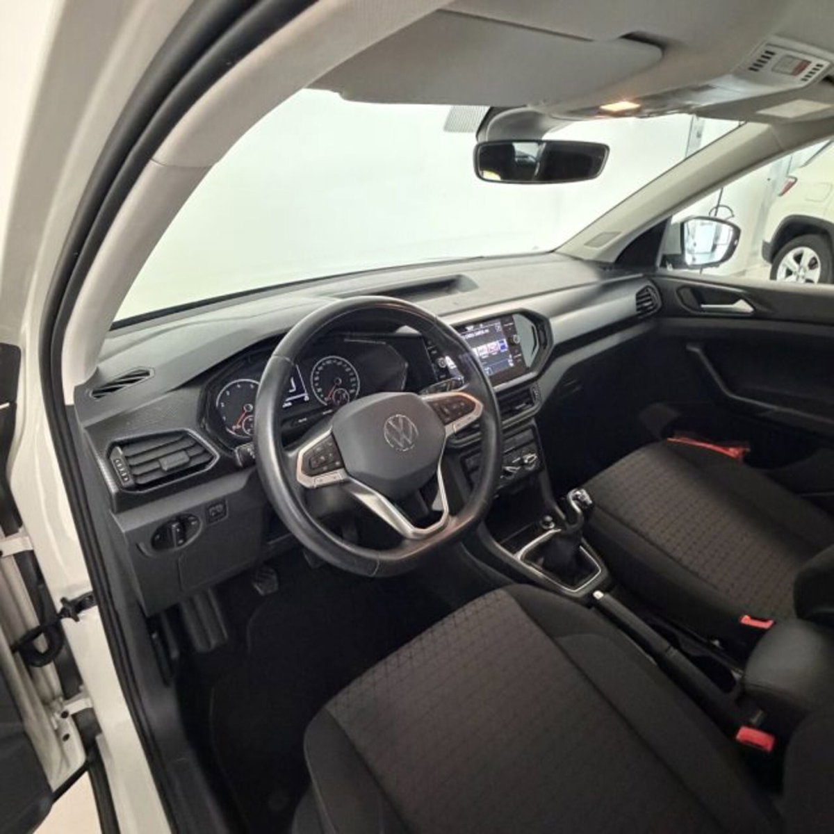 Volkswagen T-Cross 1.0 TSI Style BMT (10)