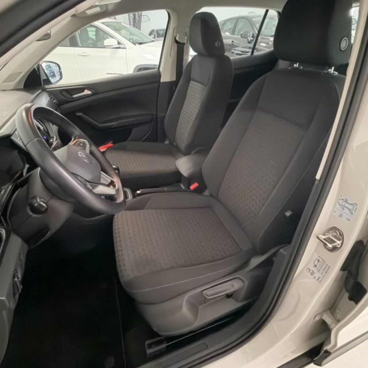 Volkswagen T-Cross 1.0 TSI Style BMT (12)