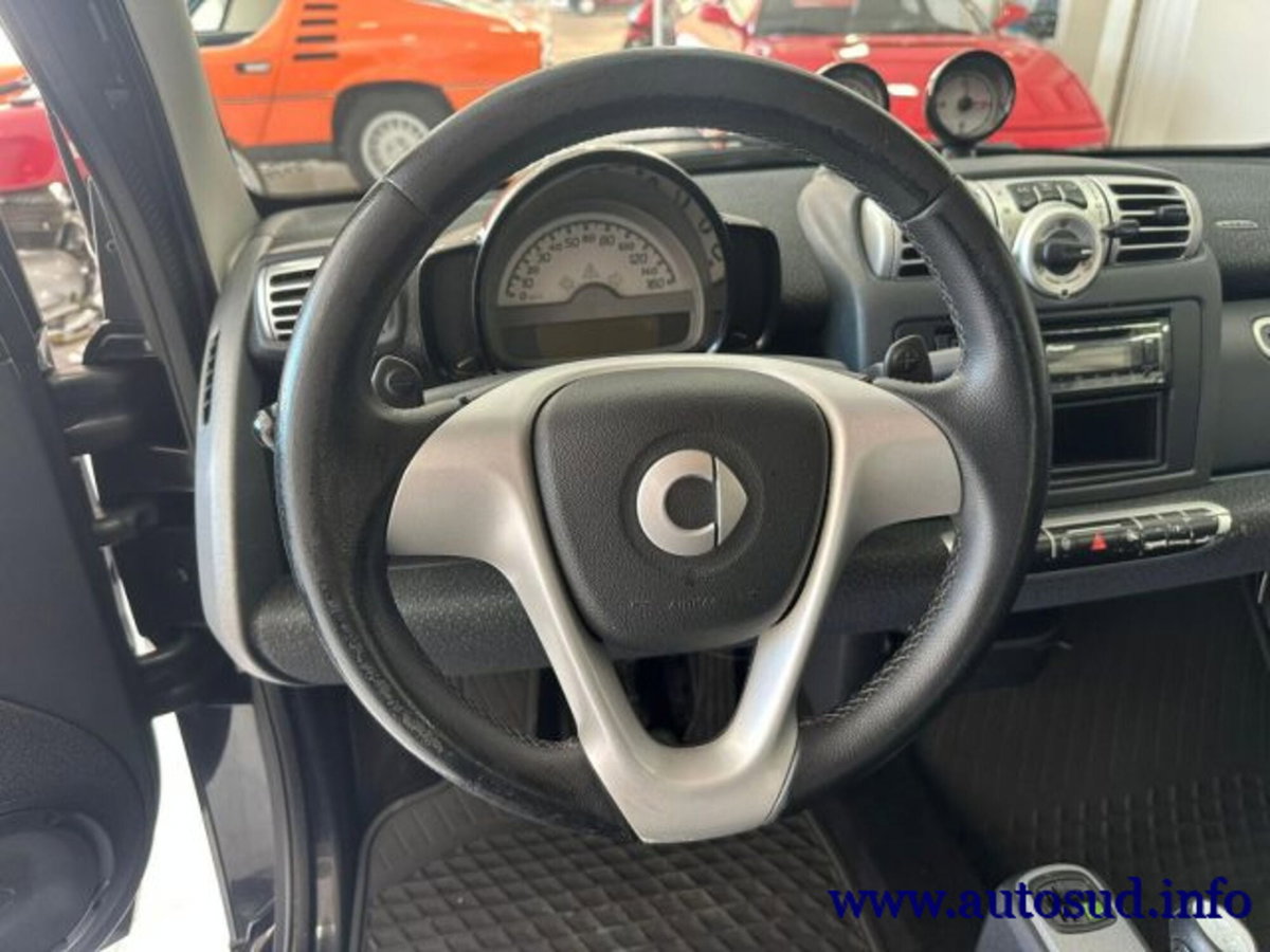 smart Fortwo 1000 52 kW MHD coupé pulse (10)