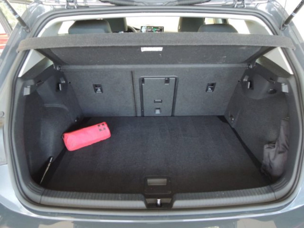 Volkswagen Golf 1.5 tsi Life 115cv (15)