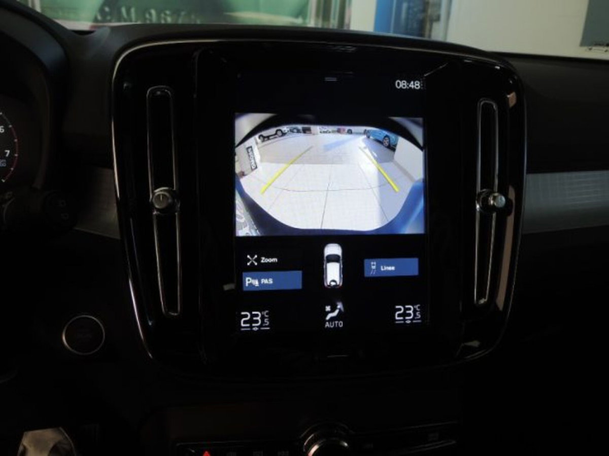 Volvo XC40 T2 automatico Core (11)