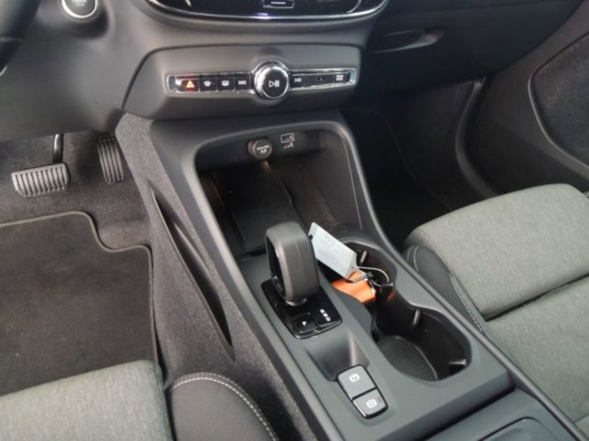 Volvo XC40 T2 automatico Core (12)