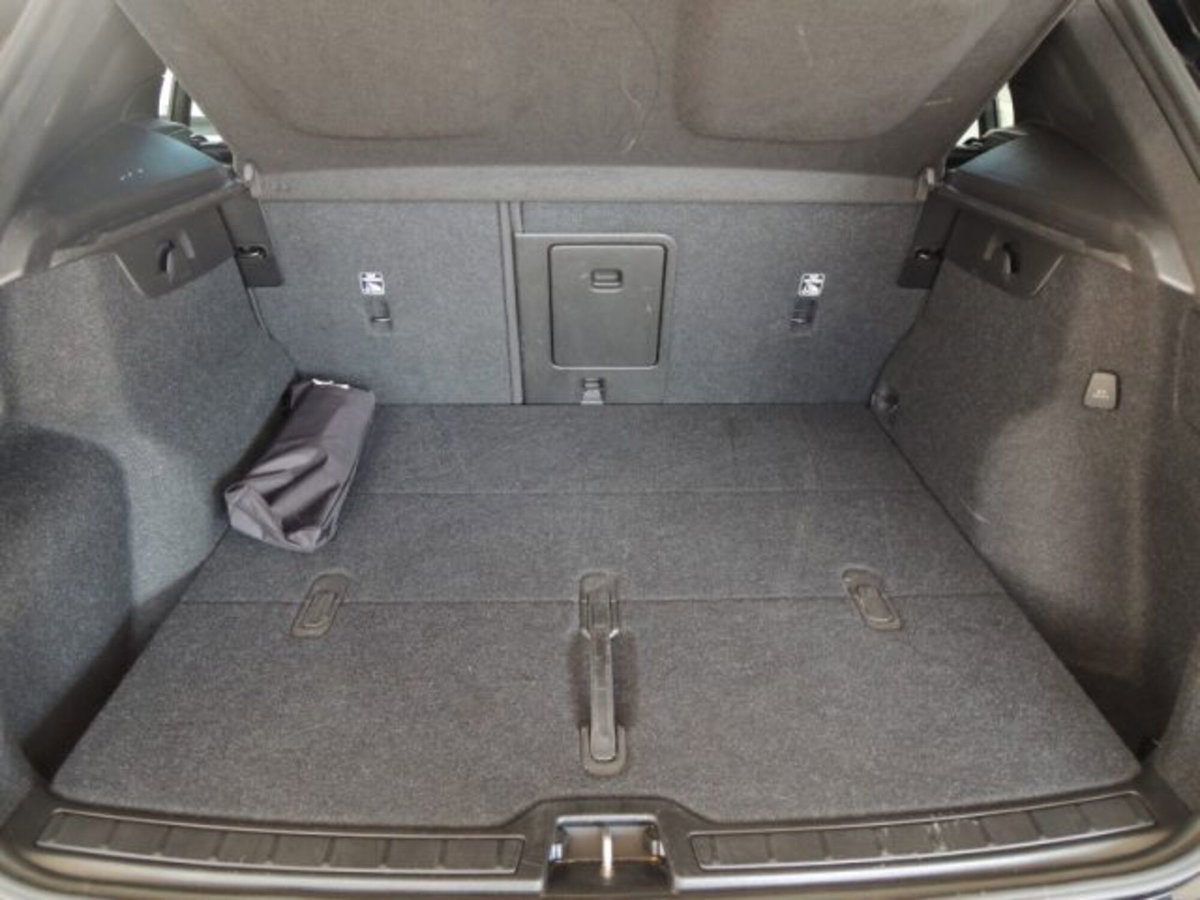Volvo XC40 T2 automatico Core (14)
