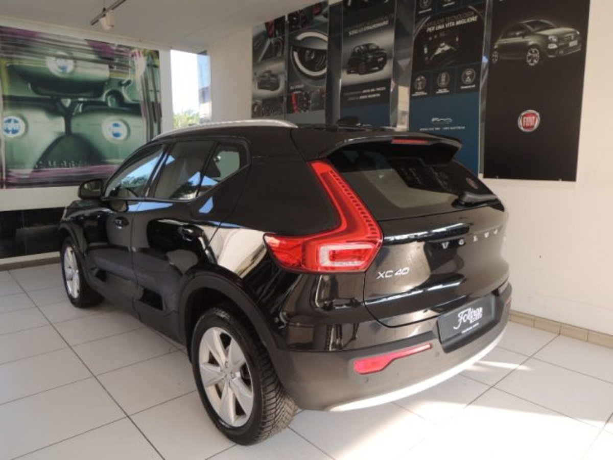 Volvo XC40 T2 automatico Core (4)