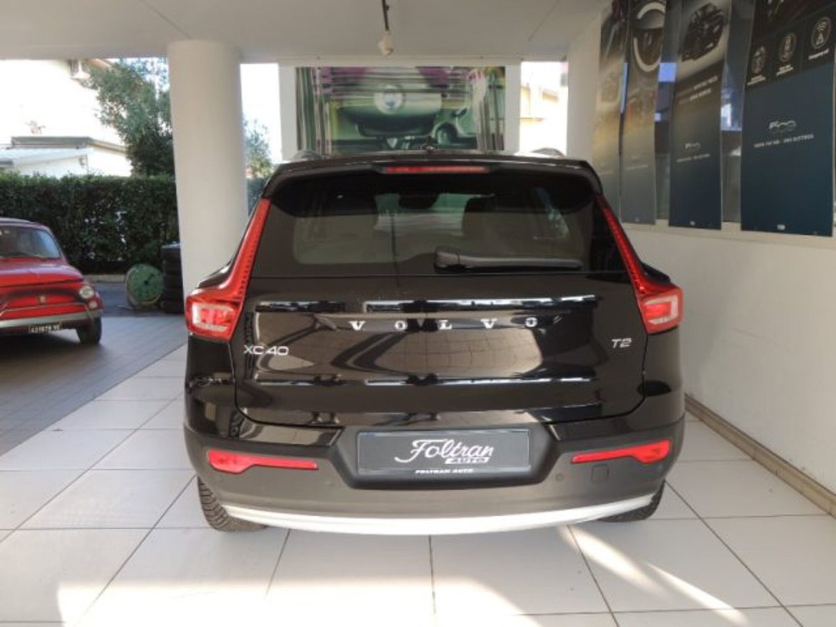 Volvo XC40 T2 automatico Core (5)