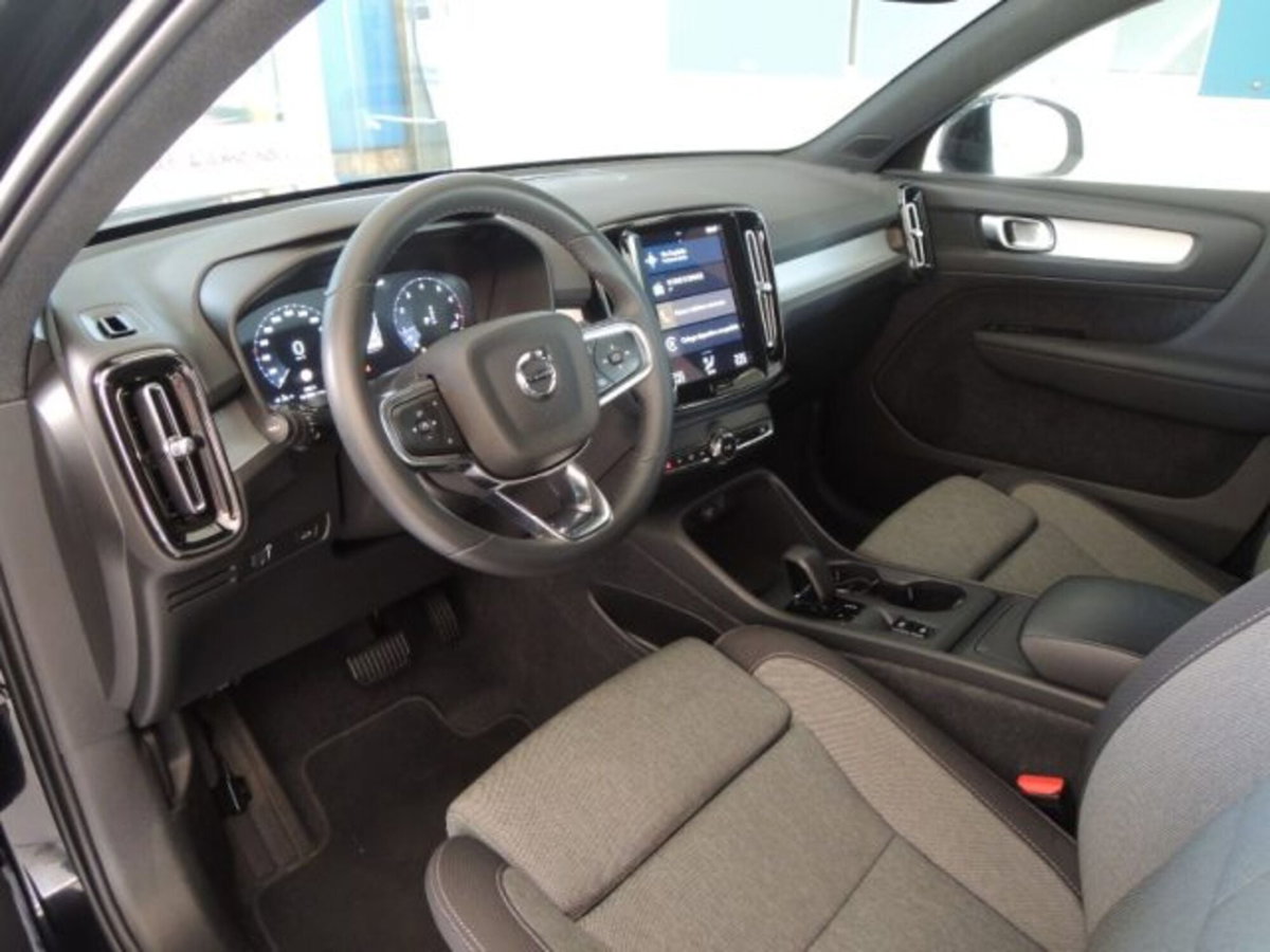 Volvo XC40 T2 automatico Core (6)