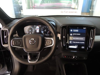 Volvo XC40 T2 automatico Core (8)