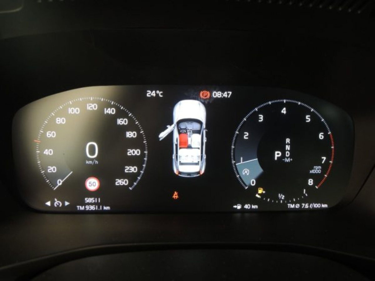 Volvo XC40 T2 automatico Core (9)