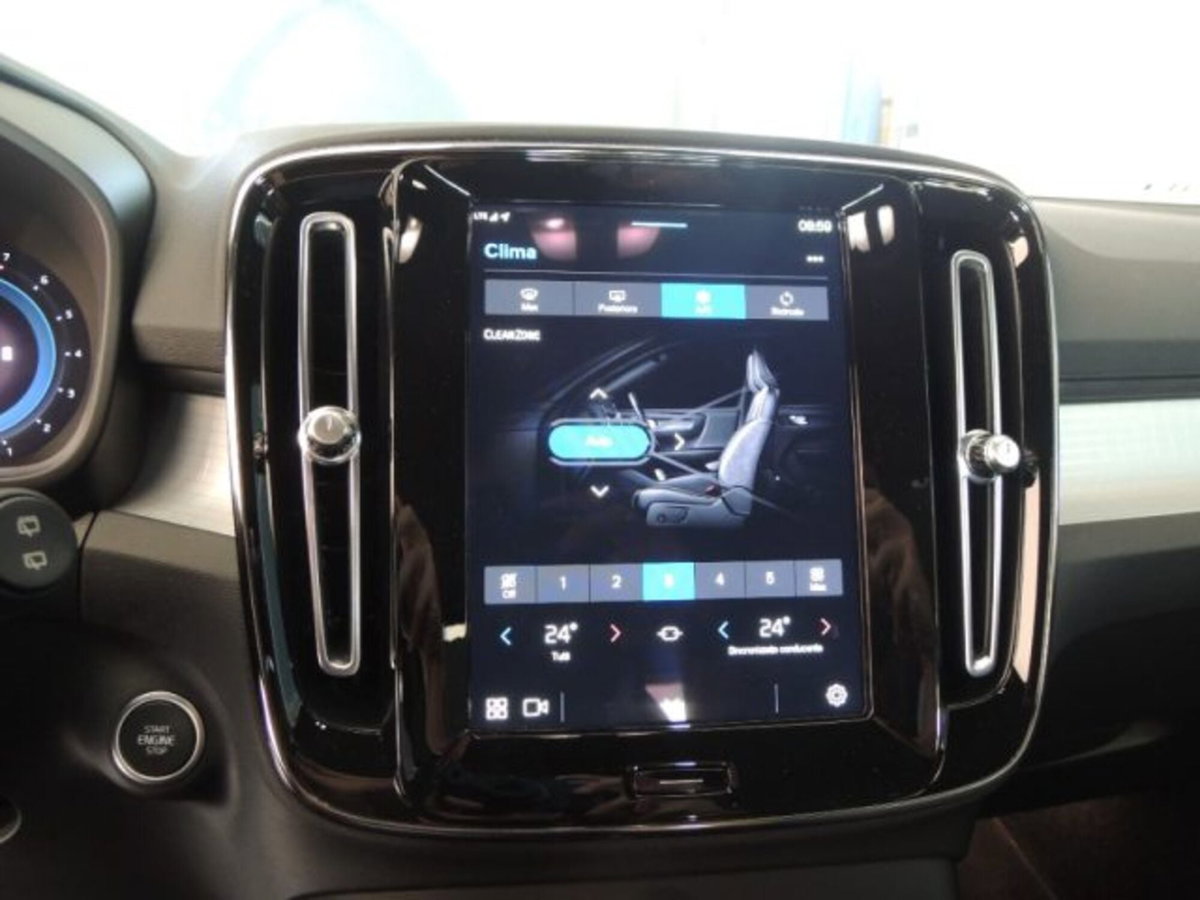 Volvo XC40 B3 automatico Core (10)