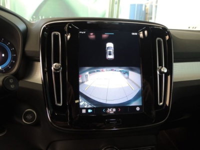 Volvo XC40 B3 automatico Core (11)