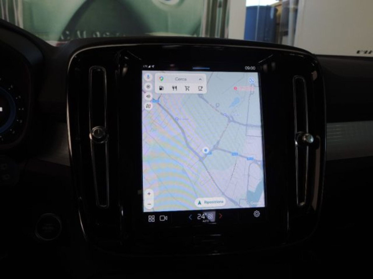 Volvo XC40 B3 automatico Core (12)