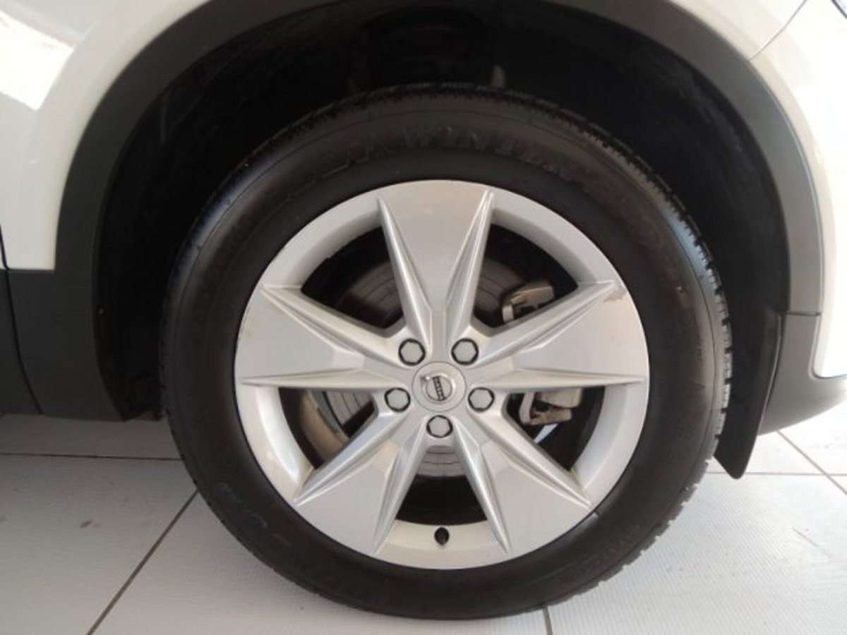 Volvo XC40 B3 automatico Core (3)