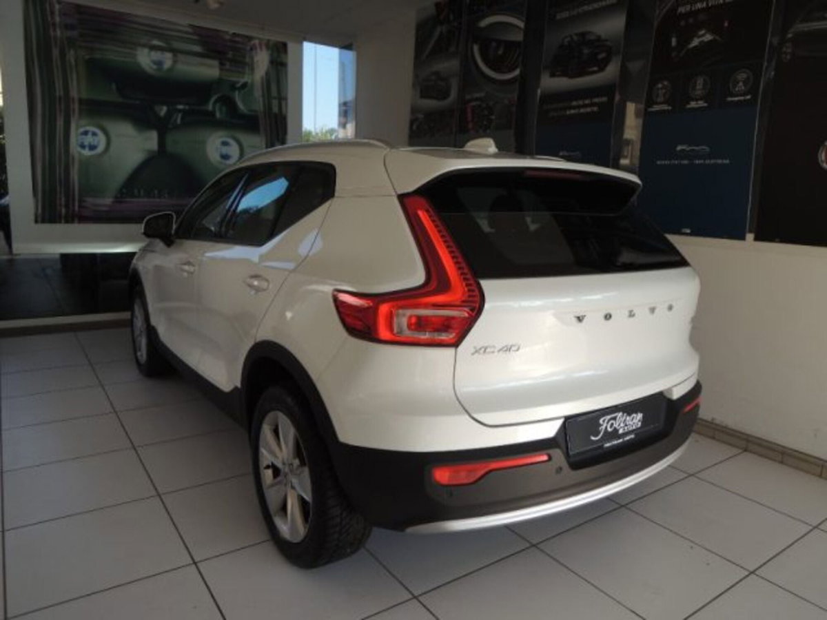 Volvo XC40 B3 automatico Core (4)